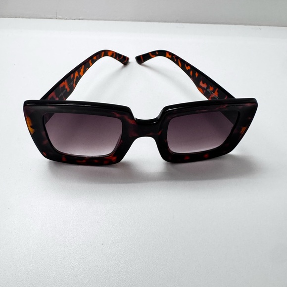 Tortoise Shell Square Sunglasses - Picture 4 of 8